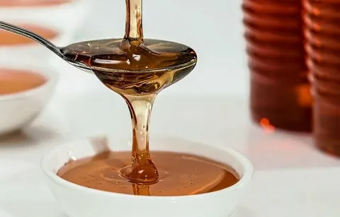 تصویر 1 از قند مایع خرما اصل با طعم طبیعی و شیرین